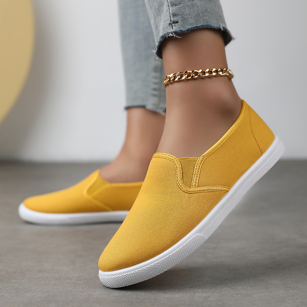 Fashionable Flat Canvas Shoes For Women
