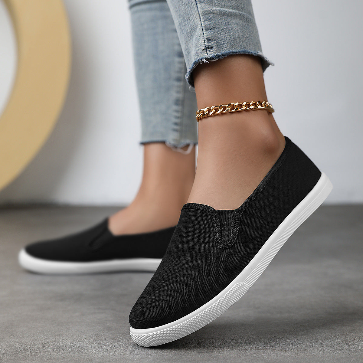 Fashionable Flat Canvas Shoes For Women